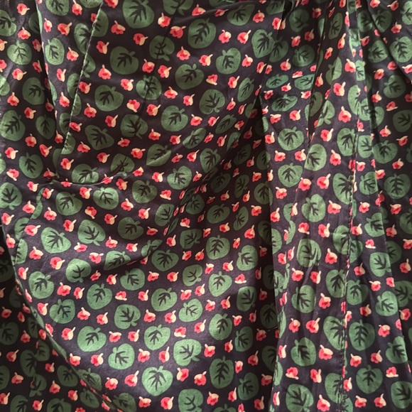 5/$20 sale! Gap flower and leaf skirt - Picture 4 of 4